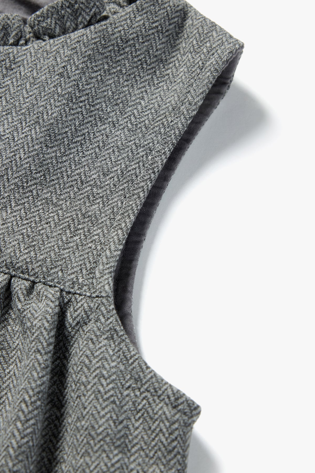 Gray Herringbone Vest Mid Gray - Detail