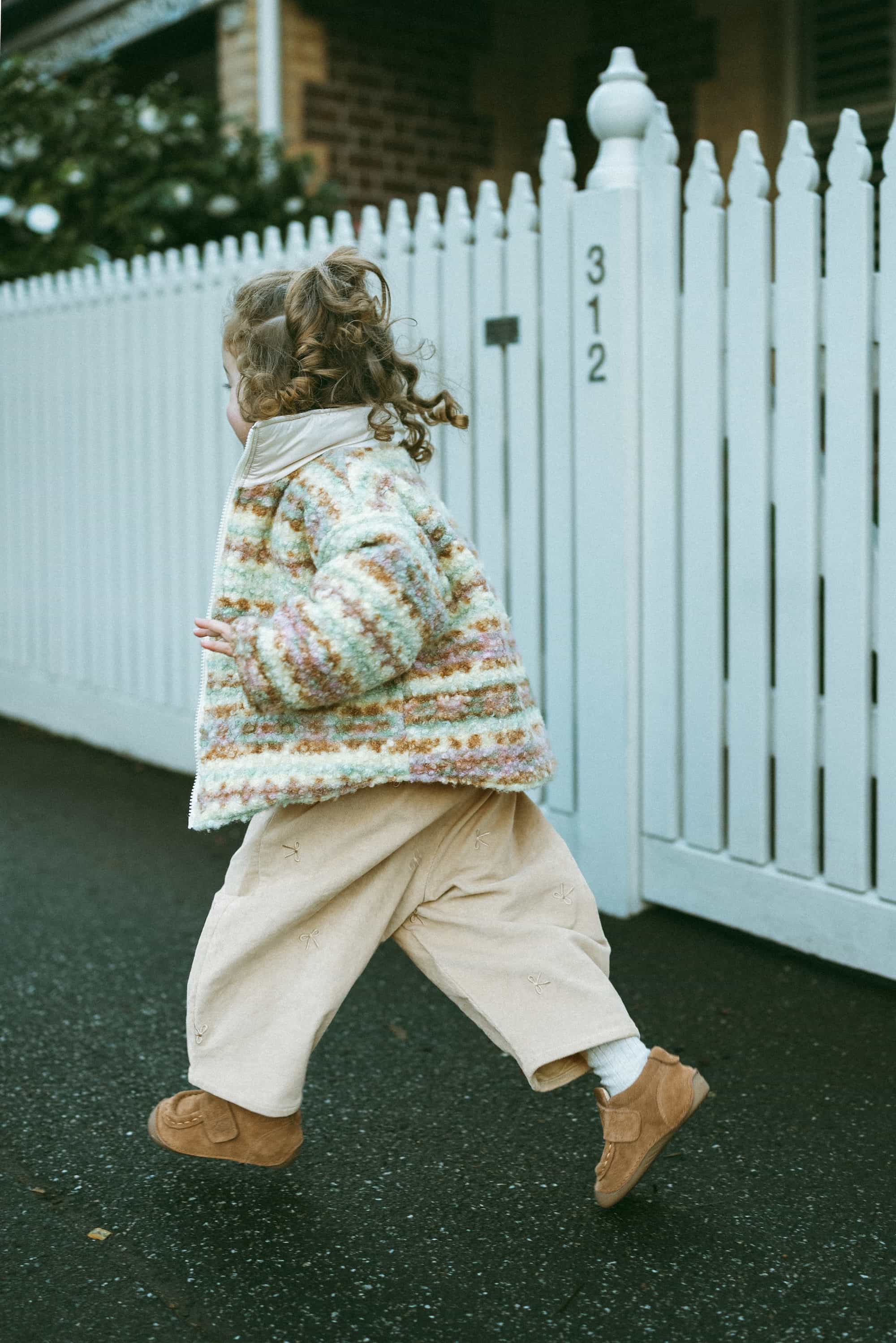 Embroidered Bow Balloon Pants Khaki - Model
