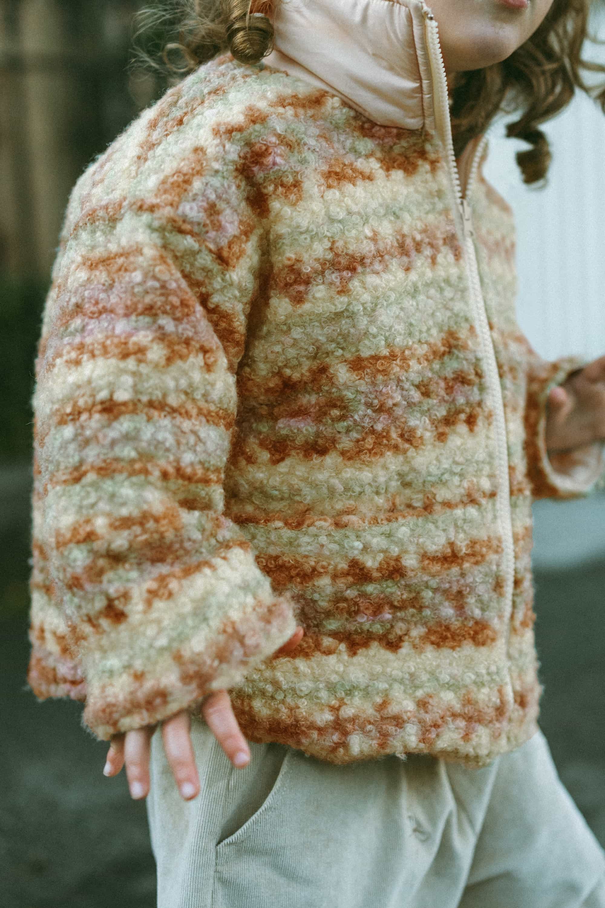 Reversible Fleece Jacket Beige - Model