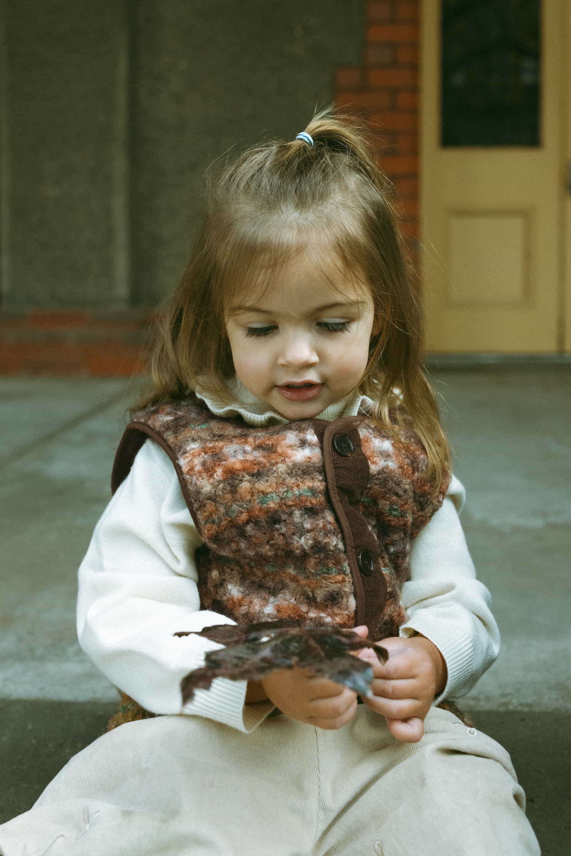 Loop Terry Vest Chestnut - Model