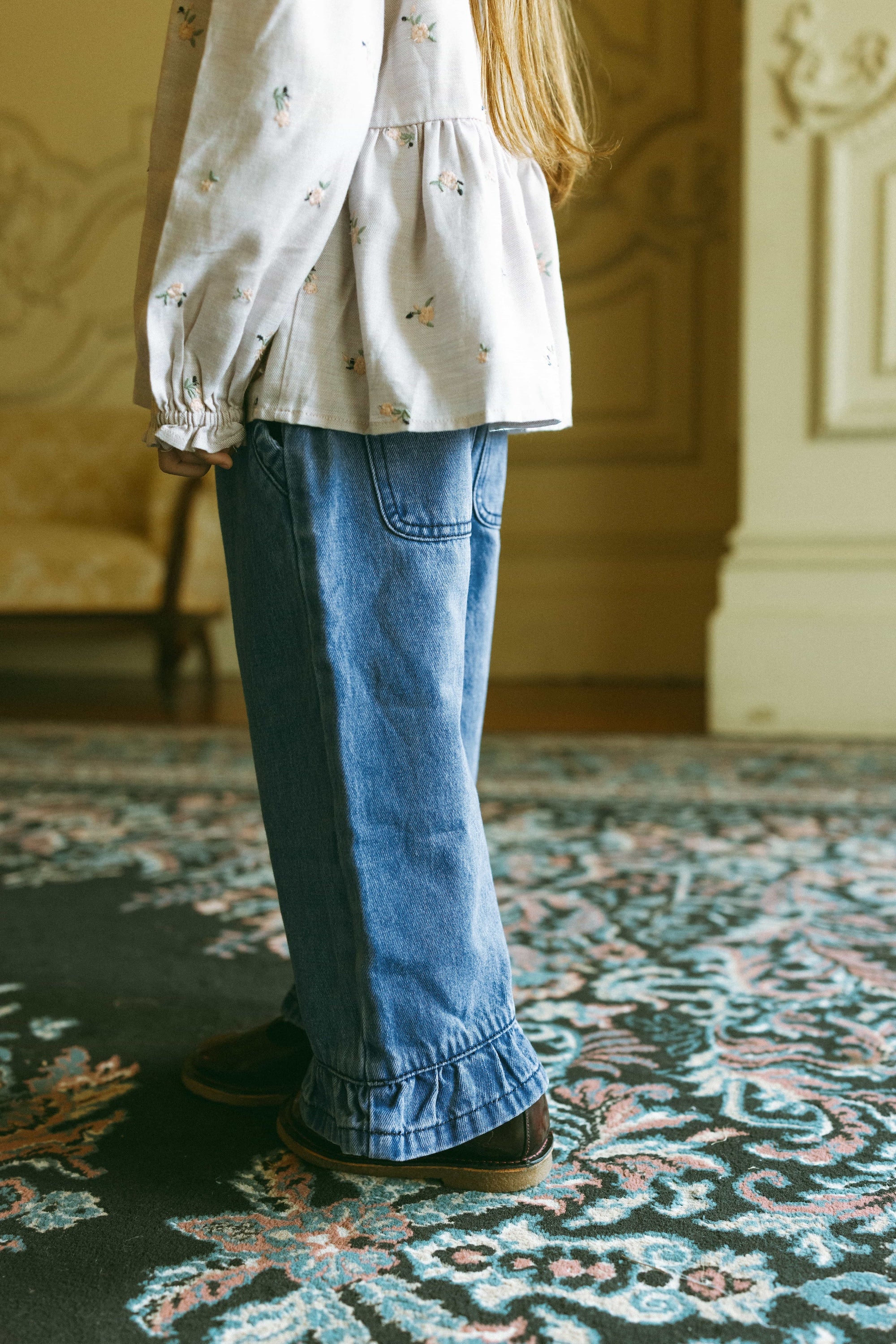 Vintage Ruffle Hem Jeans Denim - Model
