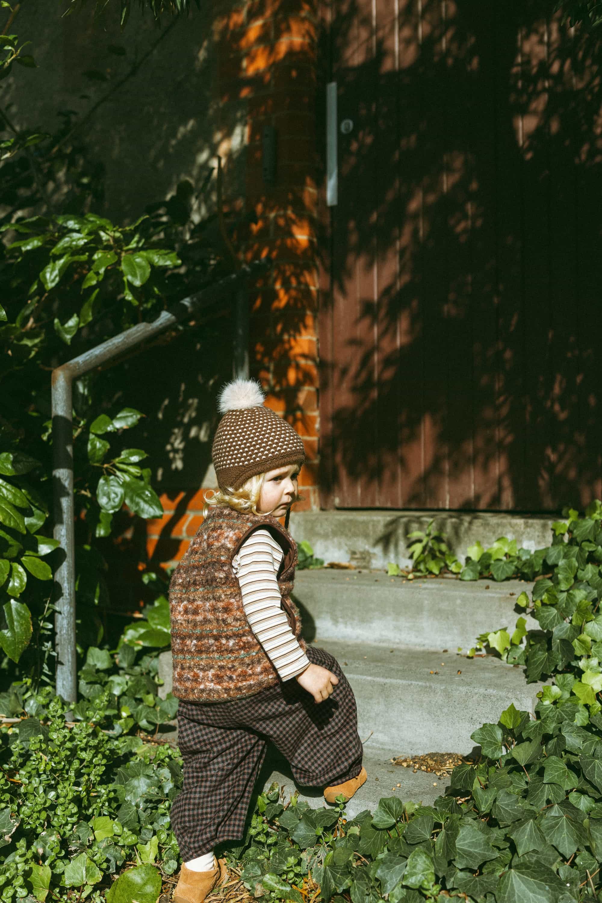 Cozy Merino Plaid Pants Brown - Model