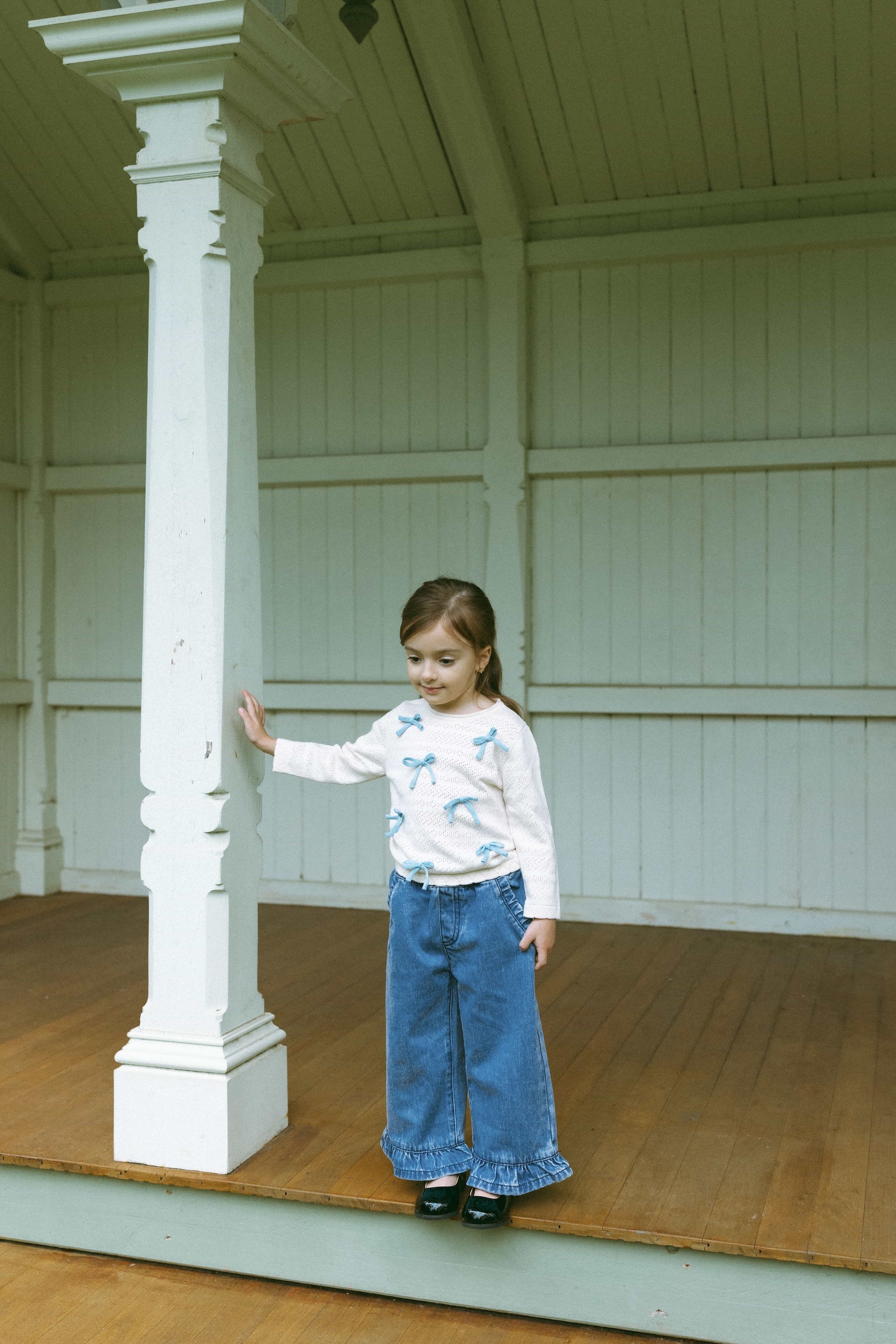 Vintage Ruffle Hem Jeans Denim - Model